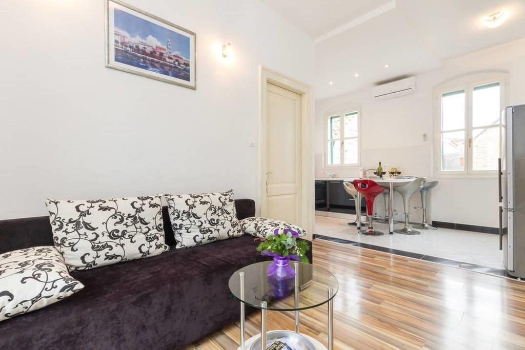 Old Town With Private Indoor Garage Parking * Spalato