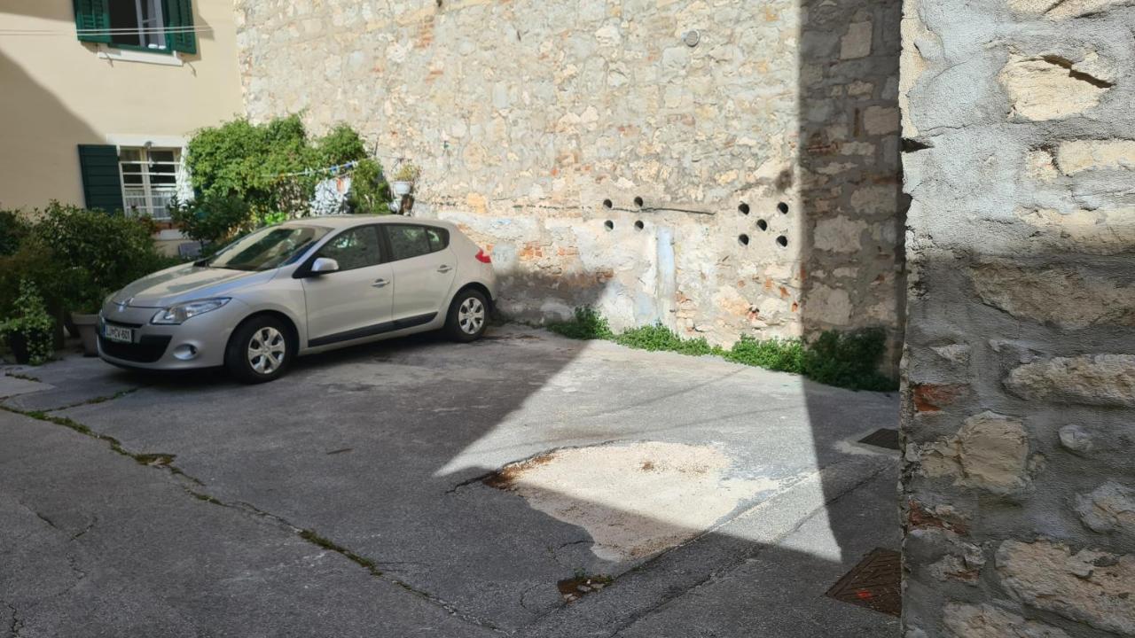 Old Town With Private Indoor Garage Parking Apartman *