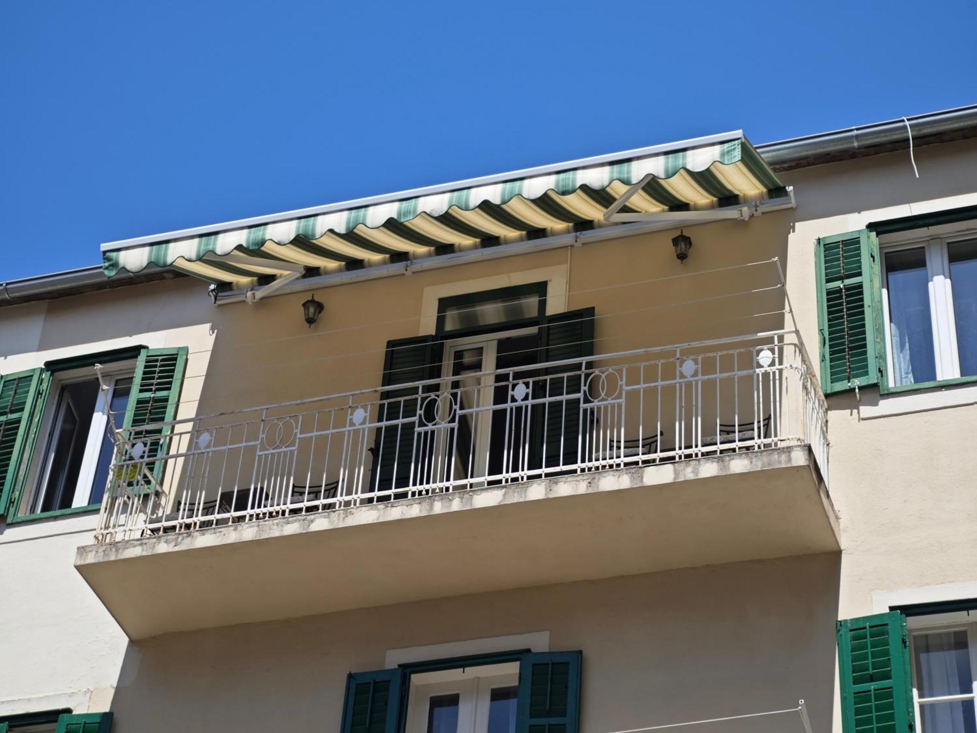 Apartment Old Town With Private Indoor Garage Parking