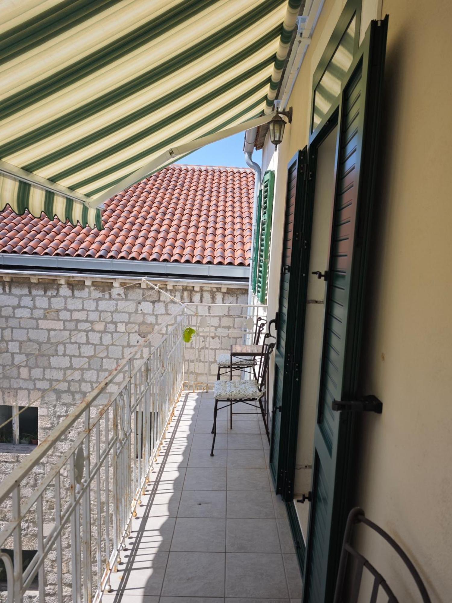 Old Town With Private Indoor Garage Parking Apartman *