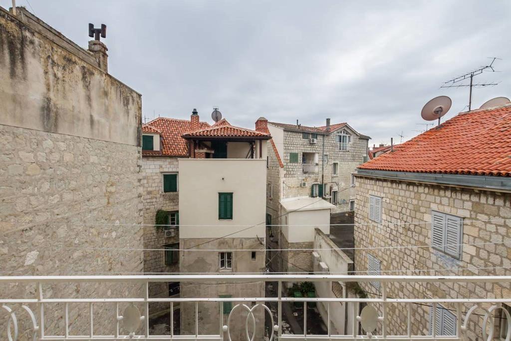 Apartman Old Town With Private Indoor Garage Parking Split